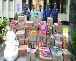 তাহিরপুরে ভারতীয় পণ্যসহ পুলিশের জালে দুই চোরাকারবারি